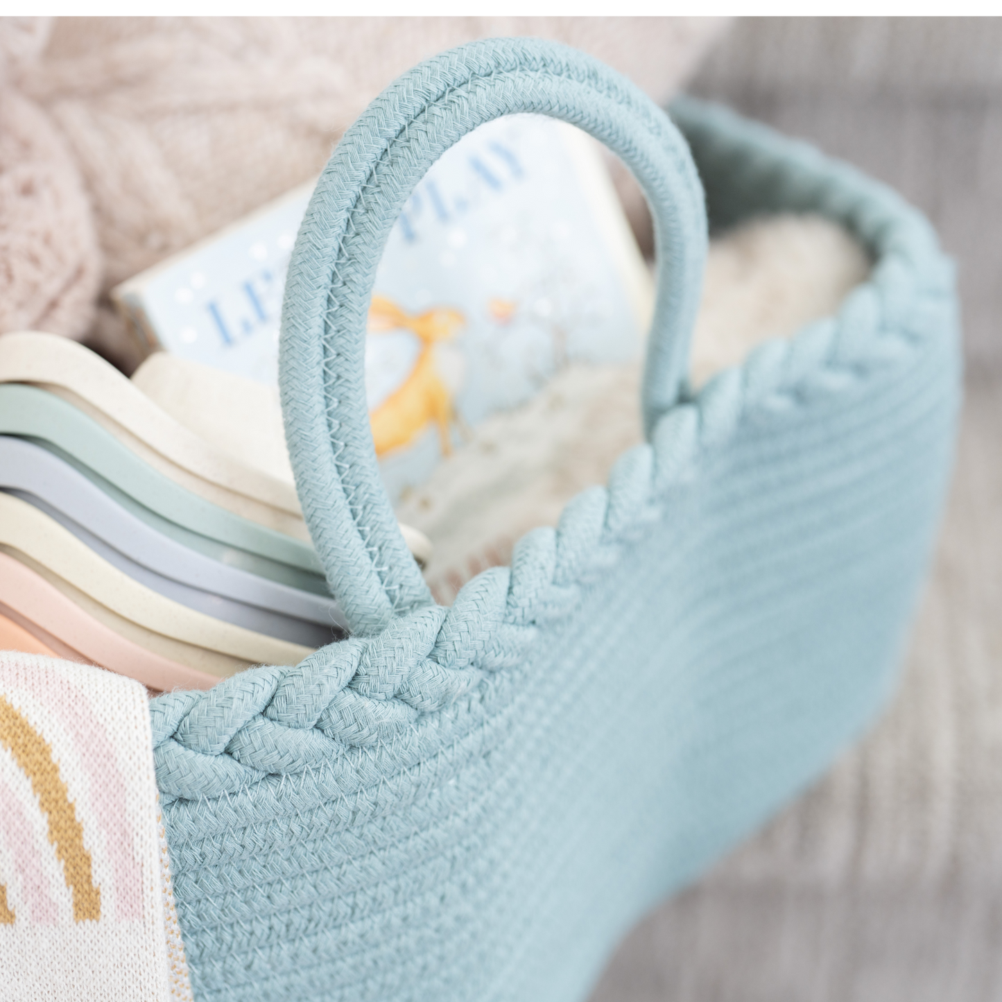 NEObirdie Rope Stair Basket for Carpeted and Wooden Stairs